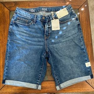 Mid-Rise Bermuda Short. By a.n.a a new approach Size 10. Color: Dark Storm